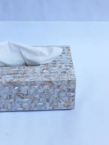 Caja para pañuelos hecha a mano con nácar natural |   Portarrollos Rectangular con Incrustaciones de Concha |   Decoración de Baño de Lujo - Product Image 4