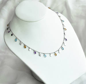 Collar Colgante de Plata de Ley 925 con Múltiples Piedras de Topacio Azul Suizo, Citrino Miel y Amatista Terciopelo, Diseño Prado de Flores Silvestres - Product Image 3