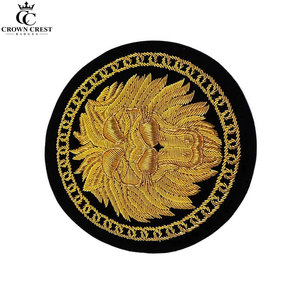 Écusson brodé en tissu personnalisé, rond, à coudre, motif Tête de Lion Dorée Couronne Couronnée, pour blazer - Product Image 5