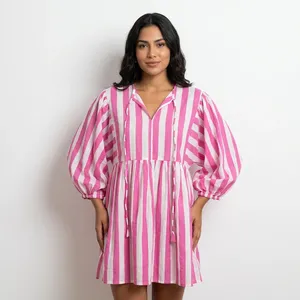 Robe longue ample à col montant en coton tissé imprimé floral dessiné à la main, manches longues, style bohème avec pompons, décontractée pour l'été et le quotidien - Product Image 2