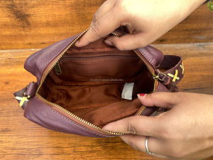 Sac à bandoulière personnalisé en cuir recyclé métallisé pour femme Sacs à bandoulière de luxe à pompons en cuir colorés élégants et tendances - Product Image 6