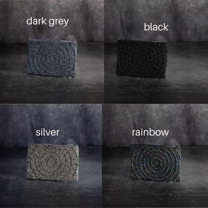 กระเป๋าใส่เหรียญลูกปัดทำมือคุณภาพสูง ยกระดับธุรกิจของคุณ งานฝีมือเชิงศิลปะ ดีไซน์หรูหรา พร้อมซิปปิดและหูหิ้วนุ่ม - Product Image 4