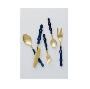 Ensemble de couverts en métal finition mate pour une table contemporaine et des arrangements de table élégants pour les fêtes, durable et portable - Product Image 1