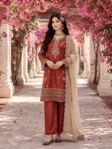 Traje Anarkali Naranja Bordado con Dupatta Beige, Largo hasta el Tobillo, Ropa Tradicional India y Pakistaní para Mujer, Corte Holgado y Elástico - Product Image 6