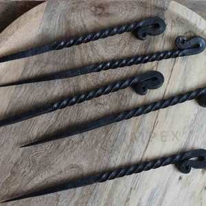 Pasador de Pelo Vikingo de Hierro Forjado Artesanal, Estilo Medieval Rústico, Marlin Spike, Forjado a Mano - Product Image 2
