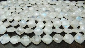 Perles de pierre de lune arc-en-ciel blanches naturelles, forme coussin, facettées, 11-12 mm, brin de 8 pouces de long - Product Image 5