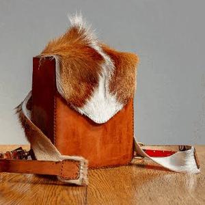 Faux <b>Fur</b> Animal Skin Handbag <b>With</b> Leather Straps And Metal Rings Brown White Color - Product Image 6