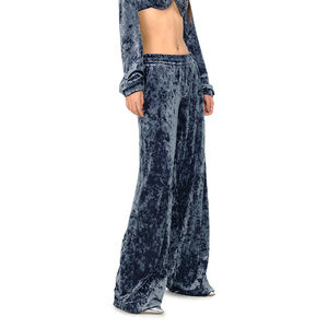 Conjunto de Sudadera y Pantalones de Terciopelo Personalizados al por Mayor para Mujer, Sudadera con Capucha y Cremallera, Chándal de Terciopelo para Mujer - Product Image 3