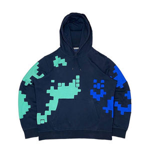 Sweat à capuche streetwear personnalisé en coton épais 400 g/m² avec appliqué en strass, logo brodé effet vieilli et patch, délavage acide pour homme - Product Image 3