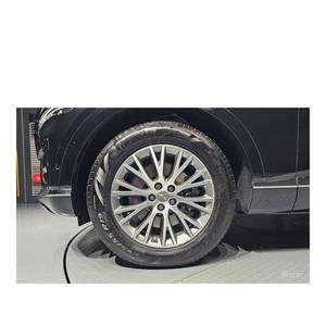 Genesis GV80 2.5T Gasolina 2WD con Caja de Cambios Automática y Asientos de Cuero, Modelo Abril 2024, 14,235 km, Volante a la Izquierda, Cámara Trasera - Product Image 5