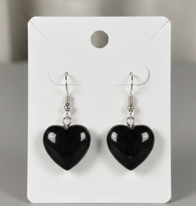 Boucles d'oreilles pendantes en pierres précieuses naturelles en forme de cœur, avec pierres polies en forme de cœur et design à crochet métallique - Product Image 5
