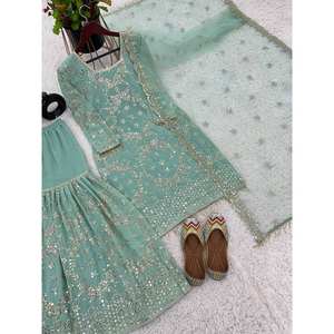 Magnifique ensemble haut-bas et dupatta en tissu mousseline pour soirée, avec manches longues - Product Image 5