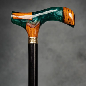 Perfecto para el uso diario y aventuras al aire libre, este bastón de resina y madera ofrece estabilidad y comodidad. - Product Image 1