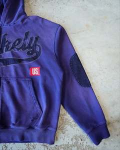 Sweat à capuche zippé vintage personnalisé pour homme, avec broderie lettre appliquée, détails vieillis, streetwear, en coton premium - Product Image 6