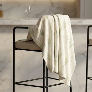 Plaids en flanelle brodés sur mesure pour hôtels, vente en gros, couvertures chaudes et confortables pour canapés et halls, pour l'industrie hôtelière et des stations balnéaires - Product Image 1