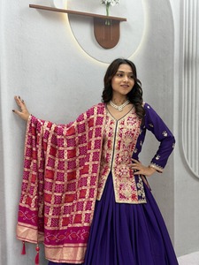 ชุดเดรสผ้าไหมดีไซเนอร์ Shinon Kurti Lehenga Dupatta 3 ชิ้น พร้อมงานปักหนัก ชุดงานเทศกาลสไตล์ชาติพันธุ์สำหรับผู้หญิง - Product Image 5
