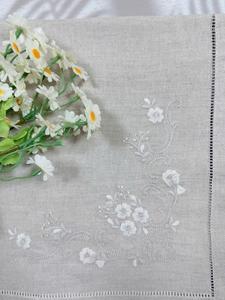 ผ้าเช็ดปากค็อกเทลปักลายแบบกำหนดเอง คุณภาพสูง ผลิตจากผ้าฝ้าย/ผ้าลินินเวียดนามแท้ สำหรับงานปาร์ตี้ งานแต่งงาน ตกแต่งงานฝีมือ  ขั้นต่ำในการสั่งซื้อ - Product Image 6