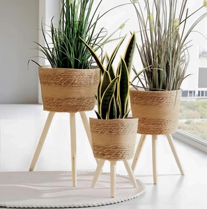 Support de plante en rotin naturel, parfait pour les tables, les sols et les entrées, pour l'arrangement décoratif des plantes. Vente en gros depuis l'Inde. - Product Image 5