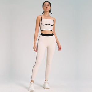 Ensemble de leggings et soutien-gorge dos nu sexy pour femme, motif uni, tenue de yoga respirante à séchage rapide, vêtements de sport fitness, vente en gros, logo personnalisé - Product Image 3