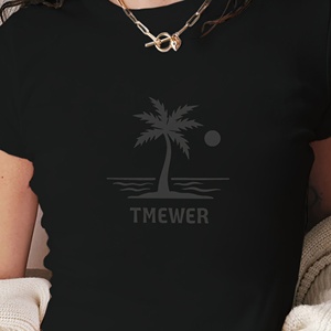 Camiseta corta de moda minimalista para mujer con tema de playa o tropical - Product Image 1