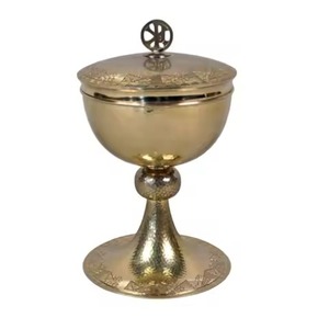 Copa de Comunión Decorativa de Latón con Tapa para Accesorios de Culto Cristiano - Product Image 3
