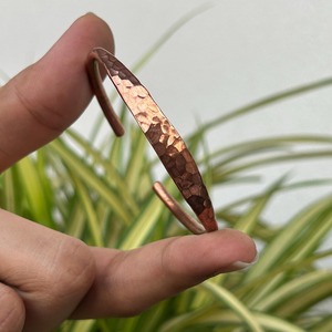 Bracelet en cuivre ayurvédique fait main, bijoux de luxe personnalisés pour hommes et femmes - Taille personnalisable, créations anciennes, cadeau - Product Image 1