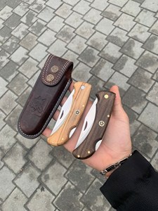 มีดพับลายศิลปะ ลายหมีขั้วโลก แสงออโรร่า ลายเกล็ดหิมะ ด้ามไม้ ใบมีดเหล็ก คมกริบ เปิดด้วยปุ่มกด - Product Image 5