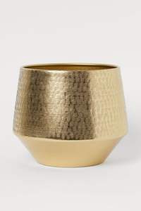 Jardinière élégante en métal doré pour l'intérieur d'un café, créant une ambiance haut de gamme et accueillante. - Product Image 2