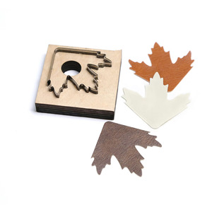 Marcapáginas personalizado de cuero con forma de hoja de arce, accesorio de regalo único para amantes de los libros, estudiantes y profesionales, a precio de mayoreo. - Product Image 6