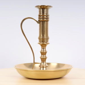 Porte-bougie vintage en laiton élégant avec poignée, support de bougie conique en laiton, bougeoir décoratif à main - Product Image 1