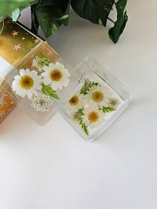 Caja de Joyería Ecológica de Resina y Madera Pintada a Mano con Flores Prensadas, Organizador de Recuerdos Personalizado - Product Image 4