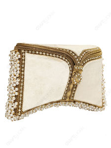 กระเป๋าคลัทช์ทรงแข็งประดับมุกสีงาช้างพร้อมหูหิ้วประดับลูกปัดสีทอง สำหรับงานแต่งงาน ขายส่งแบบ OEM - Product Image 4