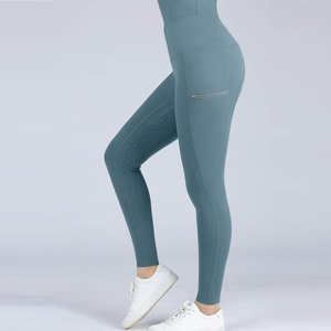 Pantalones de equitación de tela elástica y ajuste cómodo con material transpirable y tacto suave. - Product Image 2