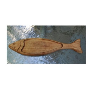 Plateau en bois haut de gamme pour service de table, conçu pour une présentation distinctive et une commodité de repas fonctionnelle - Product Image 3