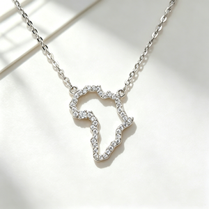 AMBER JEWELS T-3078 Collar con Mapa de África Chapado en Oro con Diamantes, Joyería Unisex Minimalista para Uso Diario, Certificado IGI - Product Image 3