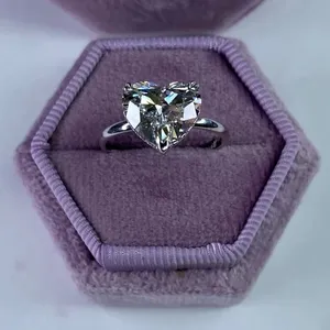 Anillo de Compromiso Vintage con Diamante Cultivado en Laboratorio Tishya de 3.10 Ct, Corte Radiante, G/VS1, Oro Blanco de 14K - Product Image 4