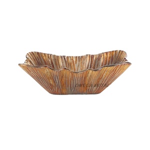 Dernières créations : Bol carré en métal texturé bronze avec bord ondulé unique, style américain, pour service décoratif lors de fêtes - Product Image 1
