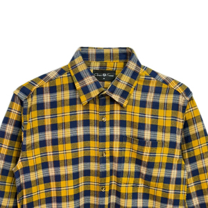 Camisa de Franela Ligera Clásica de Manga Larga a Cuadros con Dos Bolsillos en el Pecho, Cuello Camisero y Cierre de Botón, Talla Americana - Product Image 3