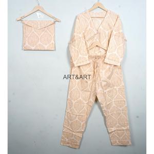 Ensemble de vêtements de nuit élégant et doux à col en V, chemise et pantalon longs, vêtements de détente en coton biologique, ensemble de pyjama pour demoiselle d'honneur, cadeau de luxe, 100% coton - Product Image 5