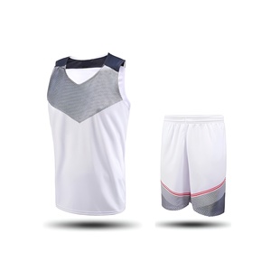 ชุดยูนิฟอร์มบาสเกตบอลชาย ชุดเสื้อและกางเกงขาสั้นระบายอากาศได้ดี พร้อมสกรีนโลโก้ตามสั่ง คุณภาพสูง สำหรับทีมกีฬา รับผลิตแบบ OEM ODM ขายส่ง - Product Image 3