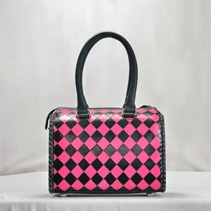 Bolso de Mano de Cuero Genuino a Cuadros Rosa y Negro de Lujo, con Asa Superior, Cierre de Cremallera y Diseño Duradero - Product Image 3
