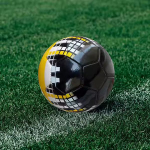 Balón de Fútbol Oficial Clásico del Campeonato Europeo en Oferta - Cuero PU Térmico sin Costuras con Vejiga de Goma Transpirable - Product Image 3