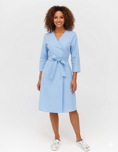 Vestido de Enfermería Azul Claro Estilo Cruzado, Uniforme Médico Profesional con Cinturón, Uniforme Médico Femenino - Product Image 2