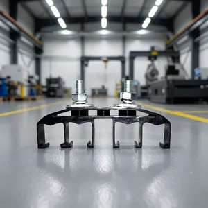Soportes de Barra Colectora de Acero Suave Duradero, Abrazaderas de Suspensión 240V 50Hz, Embalaje en Caja de 8cm, Hecho en India, Uso Industrial, Venta al por Mayor OEM, CMK ELECTRO - Product Image 5