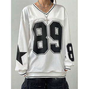 Jersey Oversize de Estilo Urbano Unisex, Top de Malla de Manga Larga Hip Hop, Cuello en V Retro, Deportivo, Personalizado, 100% Poliéster, Transpirable e Impermeable - Product Image 5