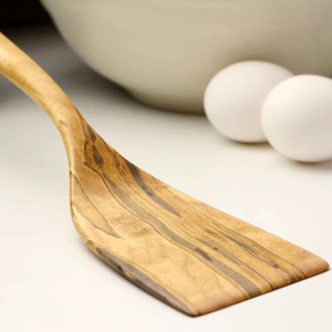 ชุดเครื่องครัวไม้ดีไซน์ทันสมัยคุณภาพสูง ช้อนเสิร์ฟและตะหลิวทำมือ โดย The Handmade Collection - Product Image 1