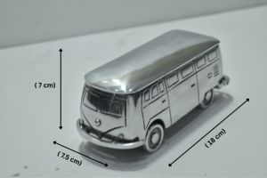 Modelo de Autocaravana Metálica Hecha a Mano Más Vendida con Diseño Realista, Ideal para Decoración de Mesa, Estante e Interiores, en Venta - Product Image 2