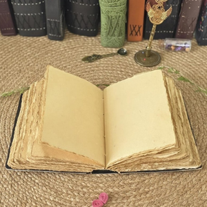 Diario de cuero con estampado de dragón, libro pagano de fantasía oscura, papel con borde deshilachado antiguo, hechizo oculto hecho a mano, tapa dura - Product Image 6