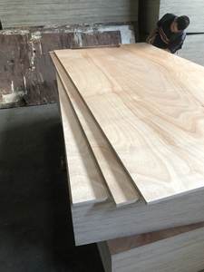 Contrachapado de Okoume de Vietnam 4x8 de 18 mm, Lámina Impermeable Reutilizable para Encofrados de Construcción E1 - Product Image 3