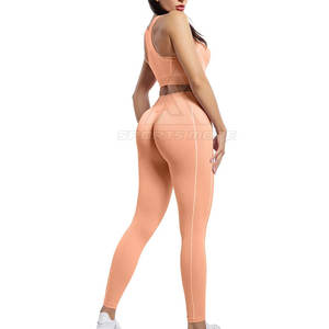 Conjunto de Yoga para Mujer de Diseño Único Fabricado en Pakistán, para Uso en Exteriores, Hecho de Spandex/Poliéster - Product Image 2